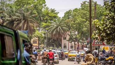 Mali: les dix opposants arrêtés seront présentés à la justice, la défense dénonce «un dossier vide»