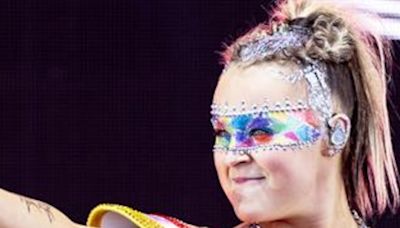 Jojo Siwa Curses Out Fans After Getting Booed at NYC Pride - E! Online