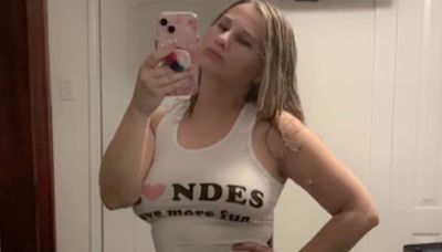 Gypsy-Rose Blanchard Poses in 'Blondes Have More Fun' Cropped Tank Top as She Shares Motivational Messages