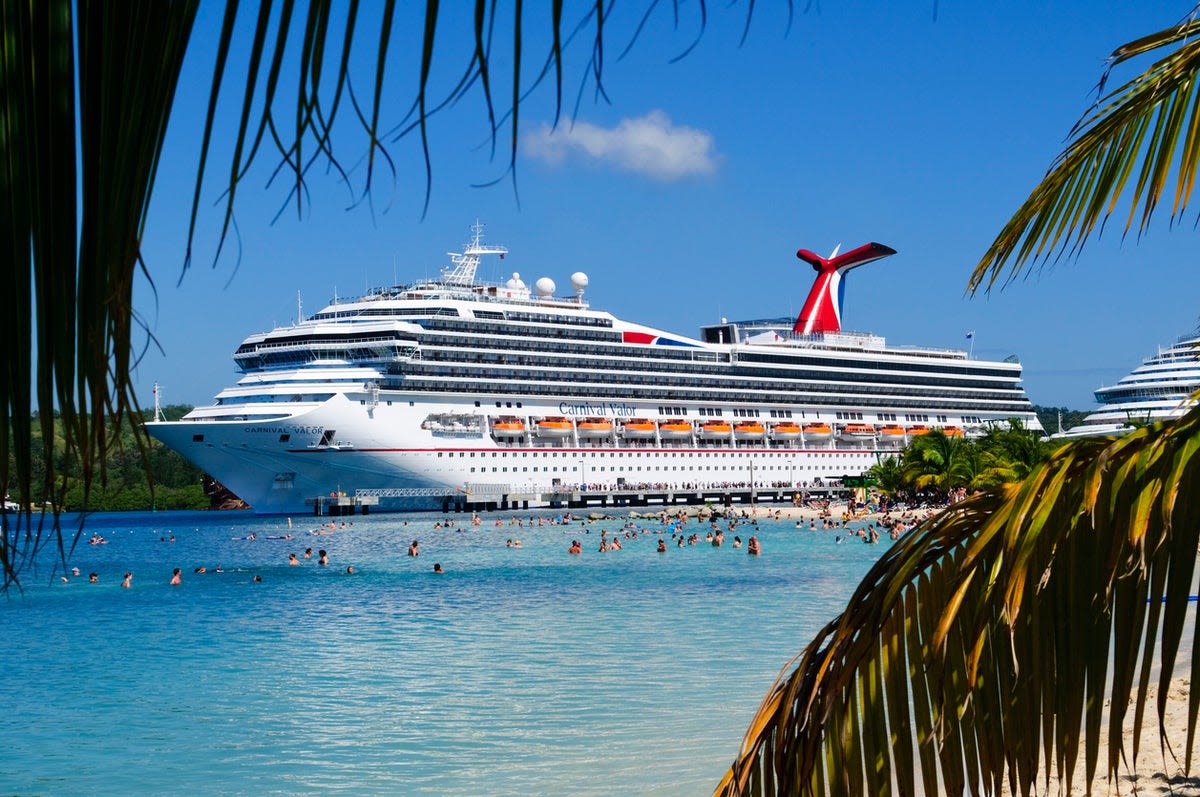 Mom heartbroken when scammer apparently cancels her Mother’s Day Carnival cruise just before trip