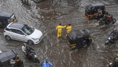 Mumbai rain: IMD issues 'red' alert; schools, colleges to remain shut today