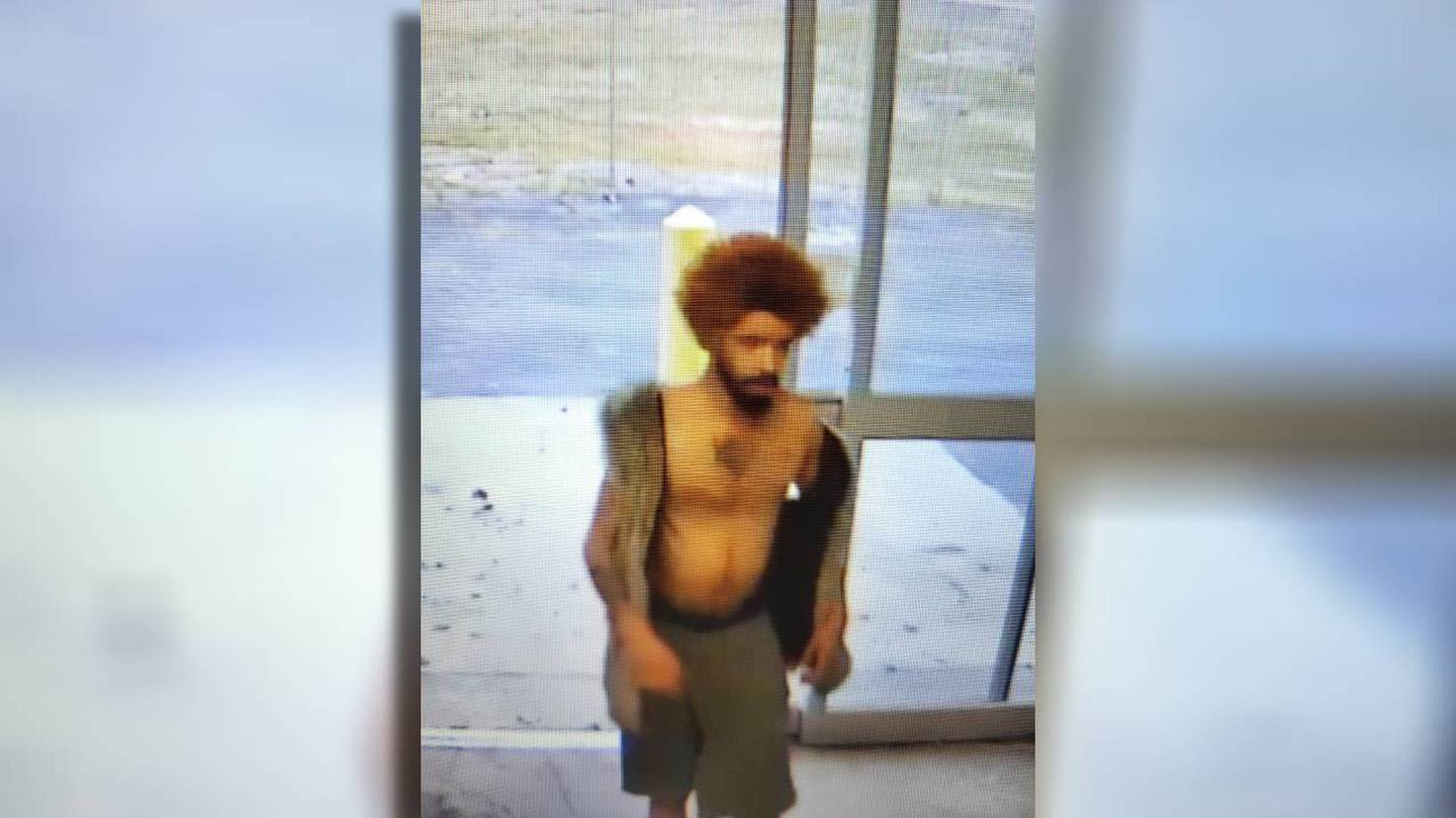 Atlanta Police searching for man who stole from storage facility