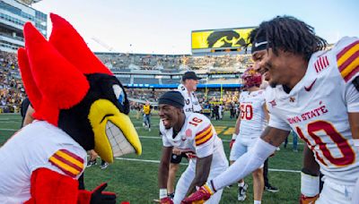 Flip and flop: Cyclones sent selves over the moon as Hawkeyes got lost in space