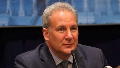 Peter Schiff Mocks Bitcoin With This Unlikely Scenario Involving All Publicly Traded US Companies: 'We'd All Be Rich'