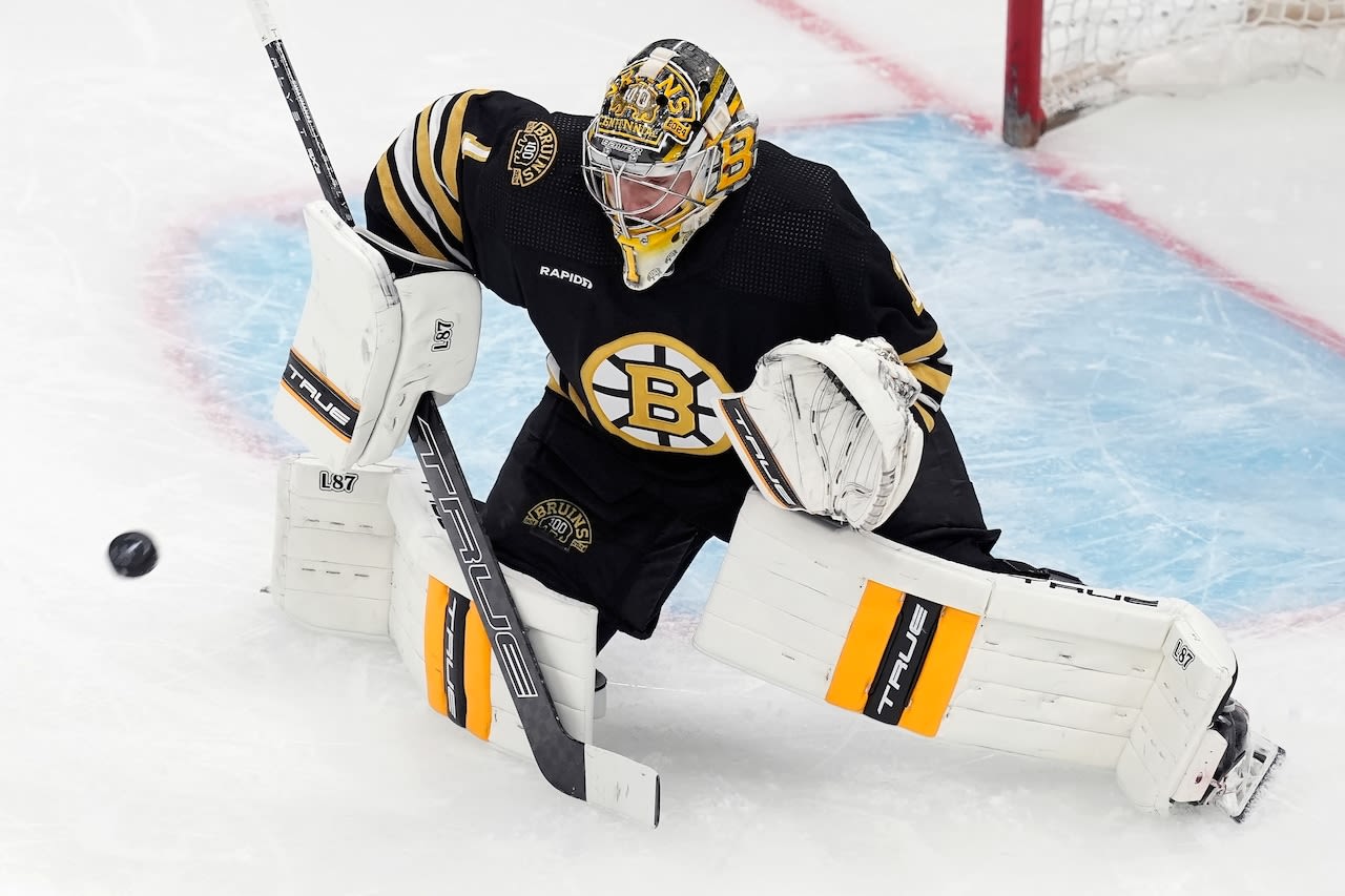 Bruins goalie is chasing history, takes first steps toward it | Vautour