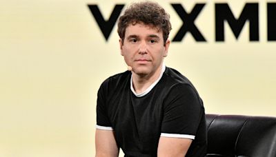 Former Obama Speechwriter Jon Lovett Part of ‘Survivor’ Season 47