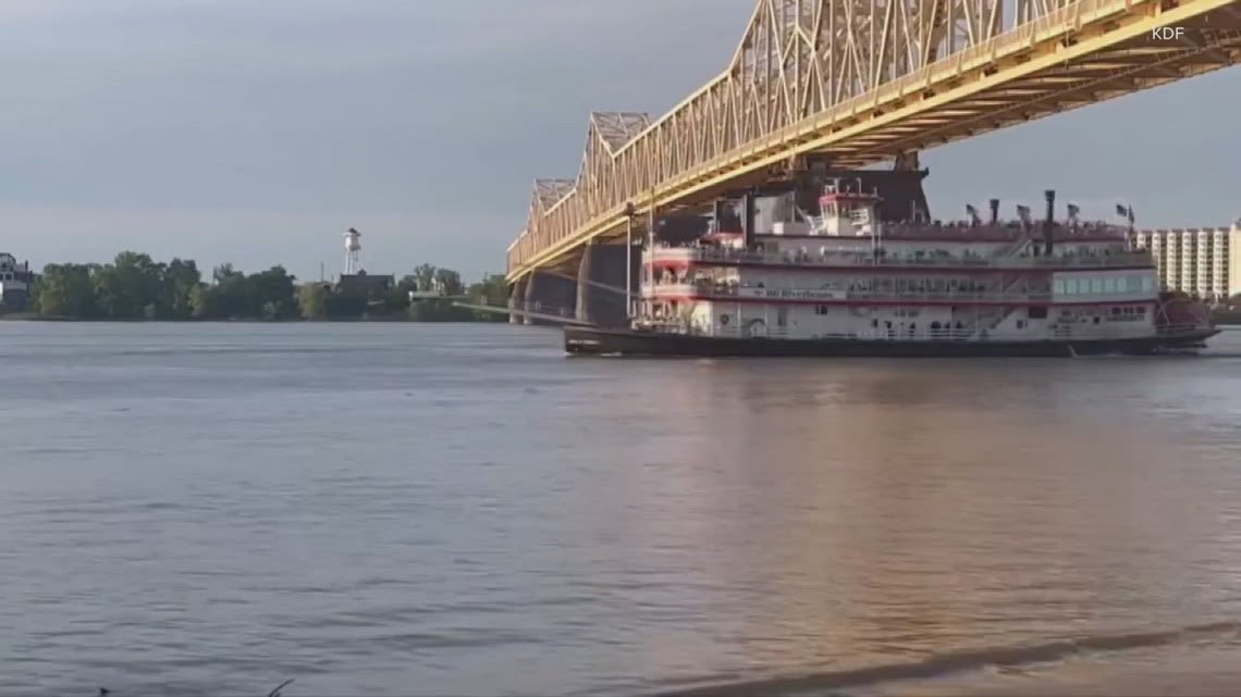 Belle of Cincinnati wins Great Steamboat Race after suffering losing streak