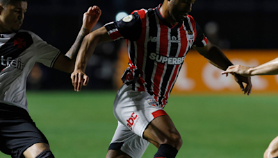 Em jogo ruim do São Paulo, Lucas lamenta derrota para o Vasco no Brasileirão