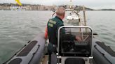 La Guardia Civil rescata a un hombre de 74 años en una embarcación en el Puerto Marina de Santander