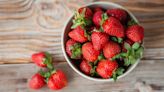 Ideal method to store strawberries shared among heated debate