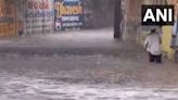 Heavy rain lashes several parts of Gujarat, waterlogging in Surat, Valsad