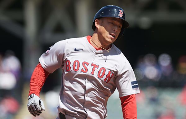 Boston Red Sox Outfielder Rob Refsnyder Leaves Game Early With Hamstring Injury