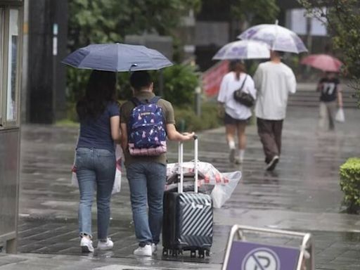 國家級警報響！大雷雨炸屏東縣、速遠離山區 11縣市大雨特報