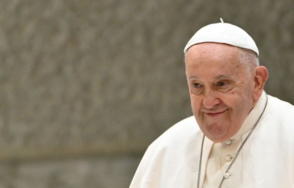 Photo: Pope Francis Gifted Mark Pope Kentucky Jersey by Lexington Priest