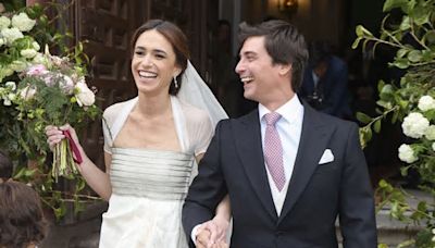 Sobre la novia madrileña que se casó con el vestido Bridgerton y los zapatos plateados más originales