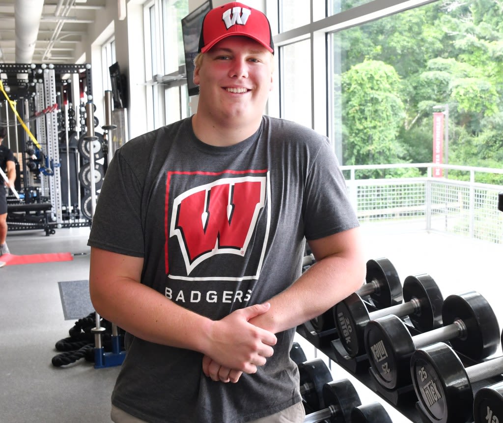 Hardy Watts chooses Wisconsin