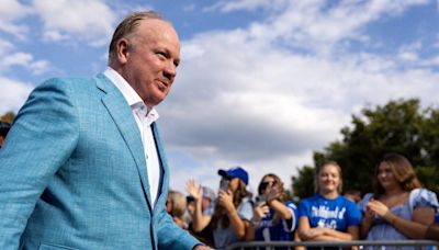 Mark Stoops’ job assessment at Kentucky includes a generational divide