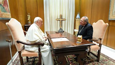 Papa Francisco recibió en audiencia privada al presidente del Congreso, Iván Name