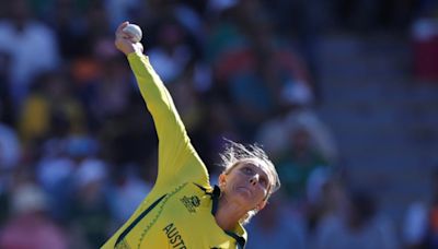 Injury-hit Australia thrash 'embarrassing' Pakistan at Women's T20 World Cup