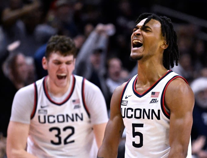 Where do NBA mock drafts slot UConn men's basketball stars Donovan Clingan and Stephon Castle?