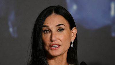 La foto en traje de baño con la que Demi Moore causó furor a sus 61 años