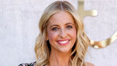 Sarah Michelle Gellar Dons a See-Through Caftan in Glamorous Poolside Pic