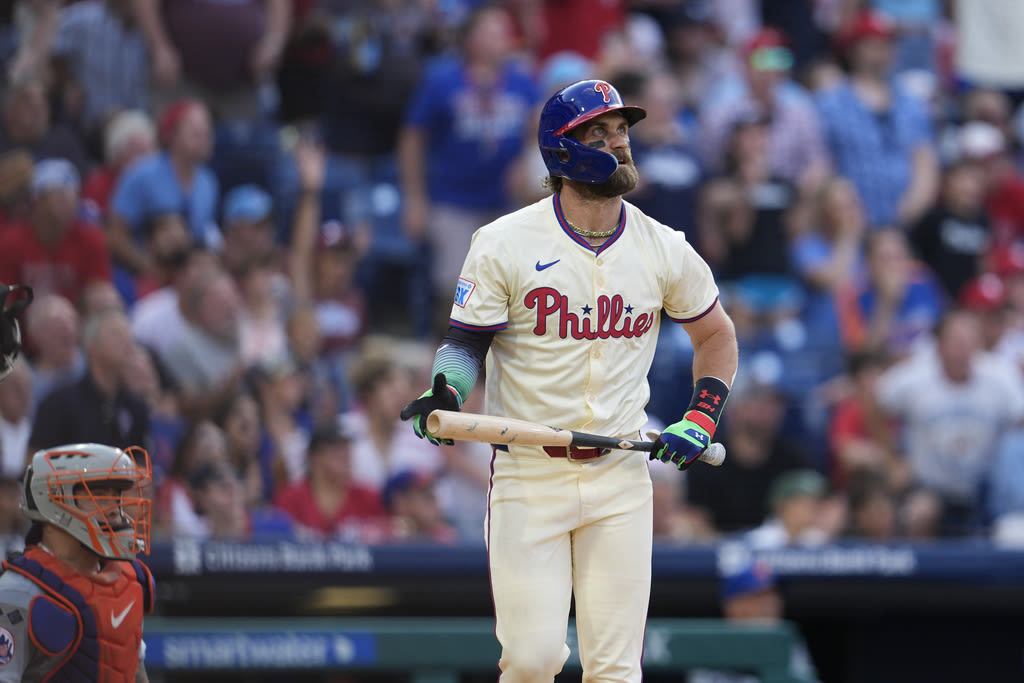 Bryce Harper homers twice as Mets blow 4-run lead in loss to Phillies