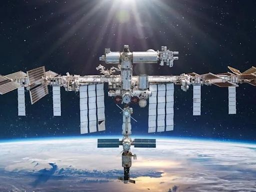 Company wins funding to make medicine in space