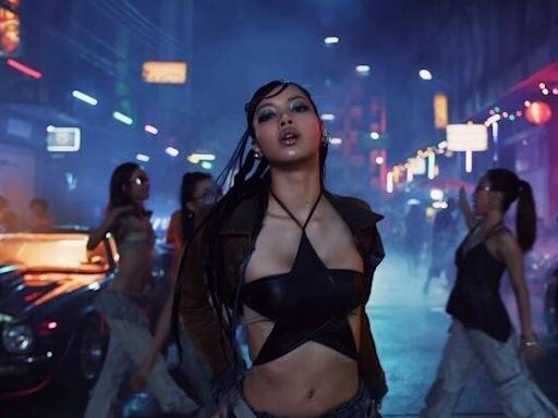 BLACKPINK LISA新歌造型爆「抄襲中國設計師」