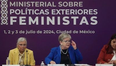 Alicia Bárcena pide sociedades de cuidados en un mundo que 'será feminista o no será'