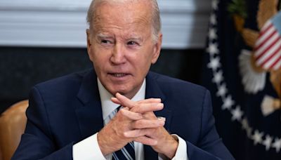 Após pressão, Joe Biden desiste da corrida eleitoral à presidência dos EUA