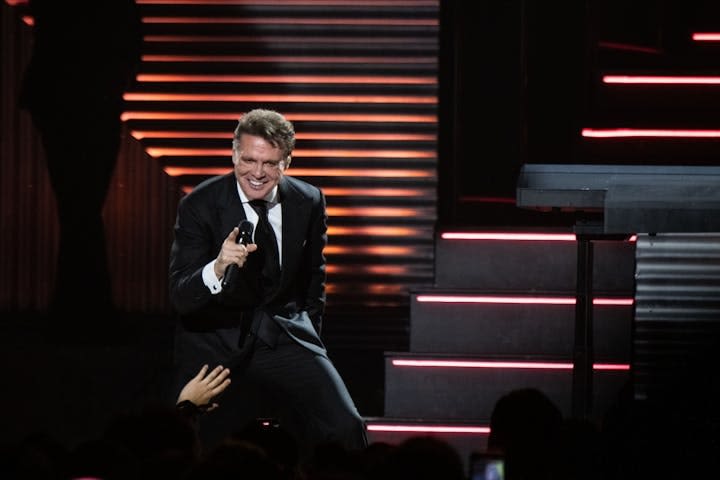 Review: Mexican music hero Luis Miguel channels Elvis in triumphant Target Center show