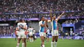 JO 2024: Antoine Dupont et les Bleus du rugby à 7 arrachent la première médaille d'or française des Jeux de Paris