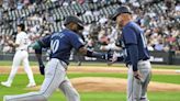 Eight-run first inning sparks Mariners' rout of White Sox