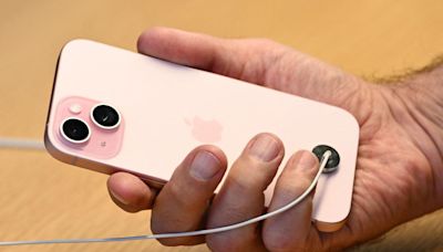 台灣果粉瘋搶三年老 iPhone！銷量狂飆 Android 新旗艦都比不過 - 自由電子報 3C科技