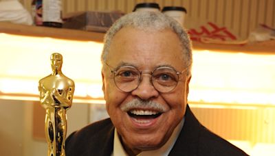 James Earl Jones said he didn't speak for 8 years because his stutter was 'painful.' The Darth Vader actor went on to have one of Hollywood's most iconic voices.