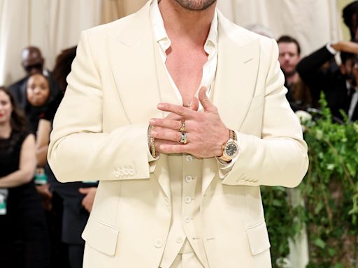 Met Gala co-chair Chris Hemsworth keeps it simple, elegant for his red carpet look: See pics