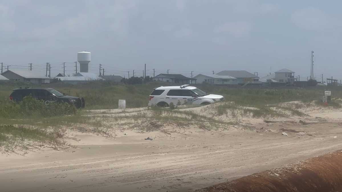 10-year-old girl nearly drowns in Grand Isle Beach, airlifted to hospital