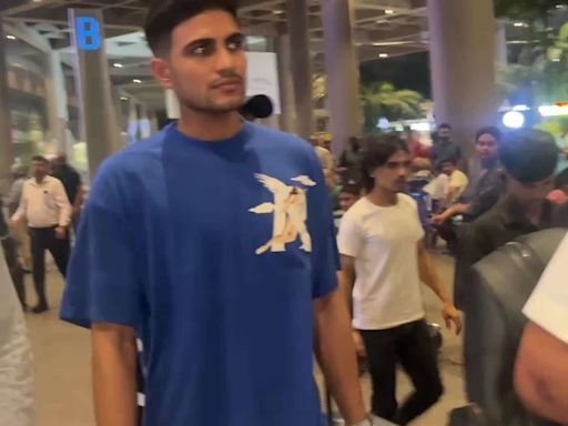 Shubman Gill mobbed by fans upon arrival at Mumbai airport | Entertainment - Times of India Videos