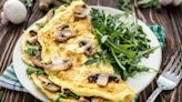 Cómo hacer un omelette rapidísimo: 3 recetas que te salvarán la mañana