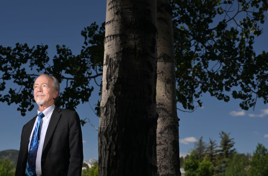 Estes Park’s new mayor plays in a Grateful Dead cover band, climbs 14ers and is working to quiet the town’s turbulence