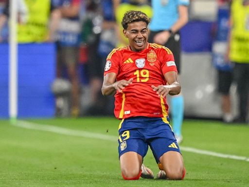 Spain's Yamal, 16, becomes youngest Euro scorer