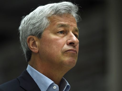 Nueva alerta de Jamie Dimon (JPMorgan) sobre EE.UU.: ¿Viene un aterrizaje forzoso? Por Investing.com