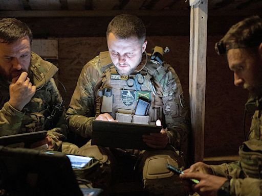 Ukraine’s defenders anxiously dig in for a looming Russian assault