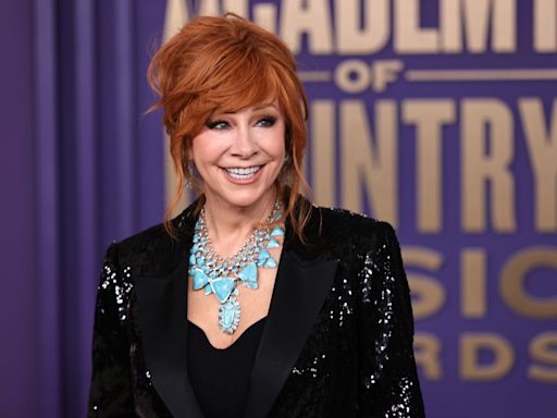 Fans Are in Awe Over ‘Queen’ Reba McEntire’s Stunning Family Photos From African Safari