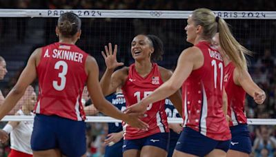 US women's volleyball team advances to semifinal with straight-set win against Poland