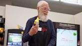 David Letterman Learns How to be a Grocery Store Employee in Hilarious Video