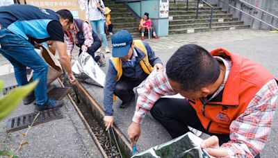 400人合歡山清境淨山 排水溝淪為遊客煙灰缸