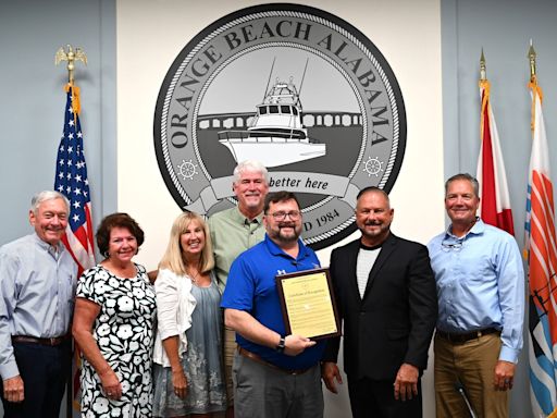 Florida shark attack rescue doctor honored for saving teen's life. Here's what happened