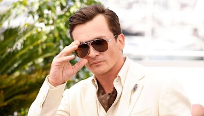 Rupert Friend übernimmt Hauptrolle in neuem "Jurassic World"-Film